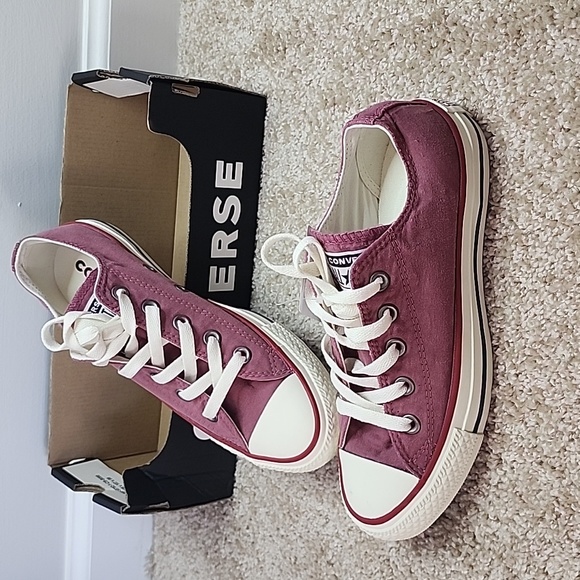 Converse - Picture 2 of 7